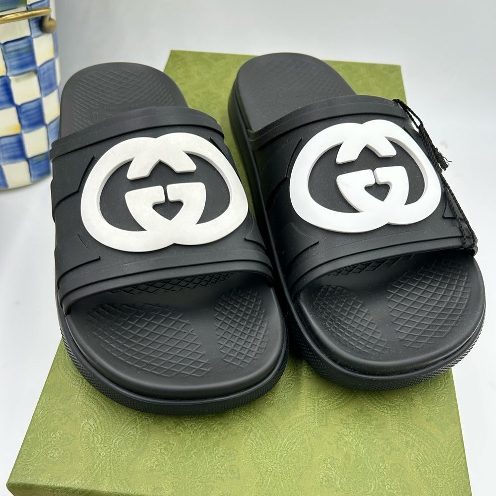 Men's Gucci interlocking G rubber Pool slides size 8, made in Italy - Picture 1 of 10